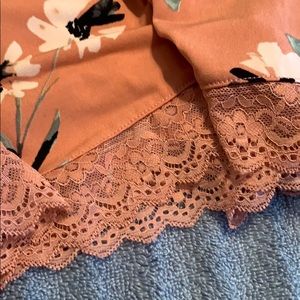 Torrid 2 Sleeveless Lace Blouse